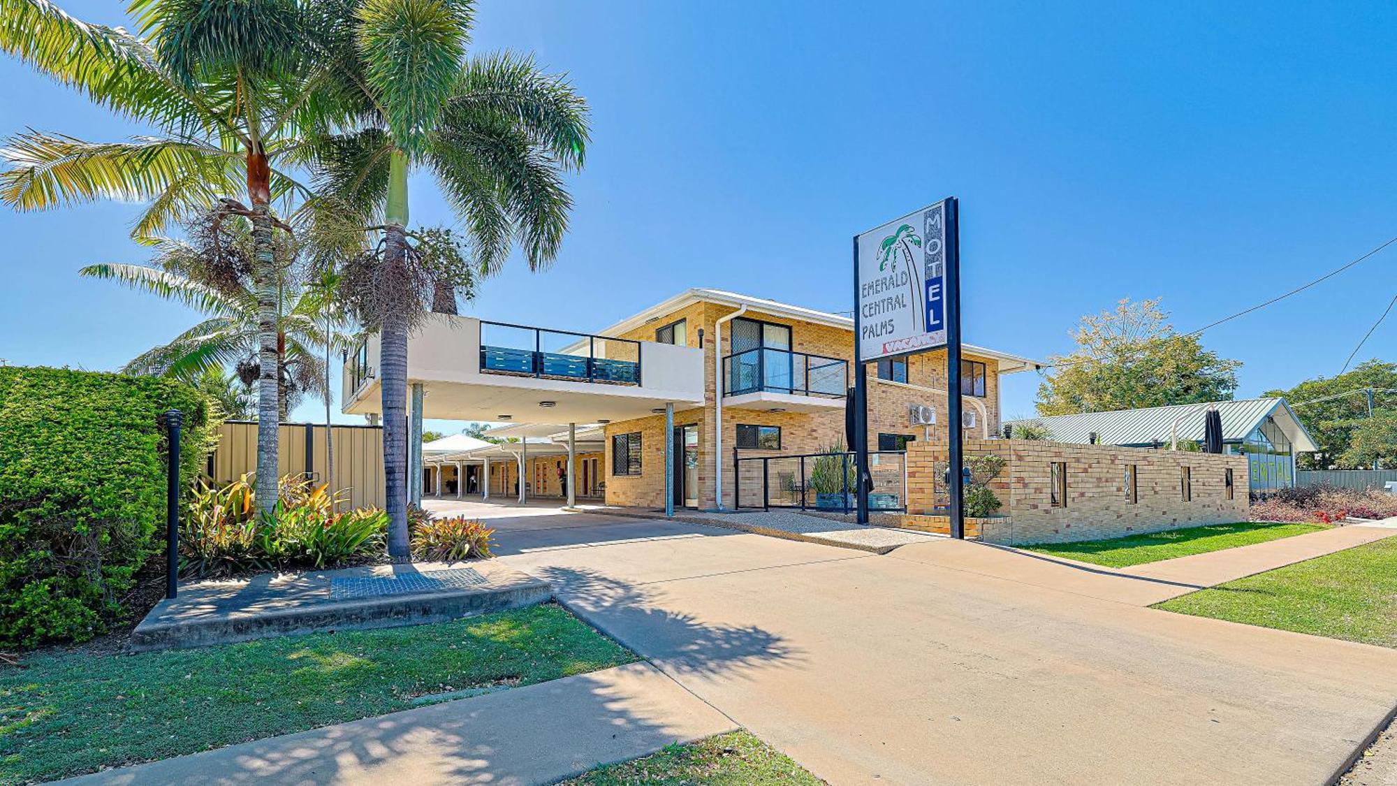 Emerald Central Palms Motel Exterior photo