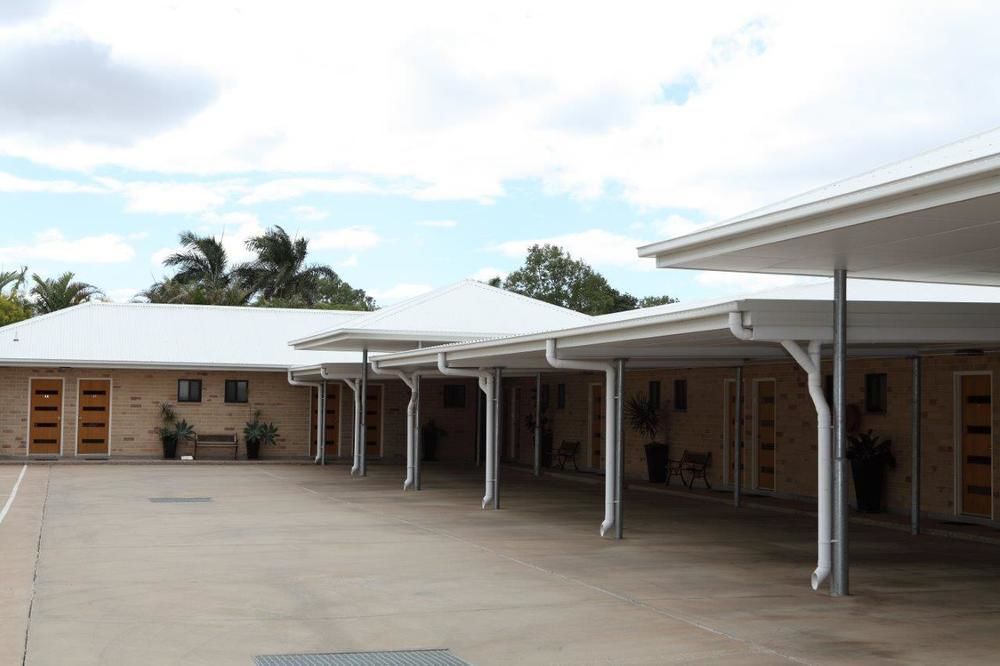 Emerald Central Palms Motel Exterior photo