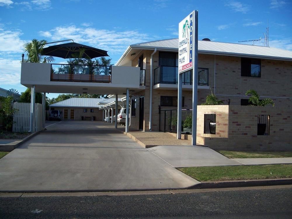 Emerald Central Palms Motel Exterior photo
